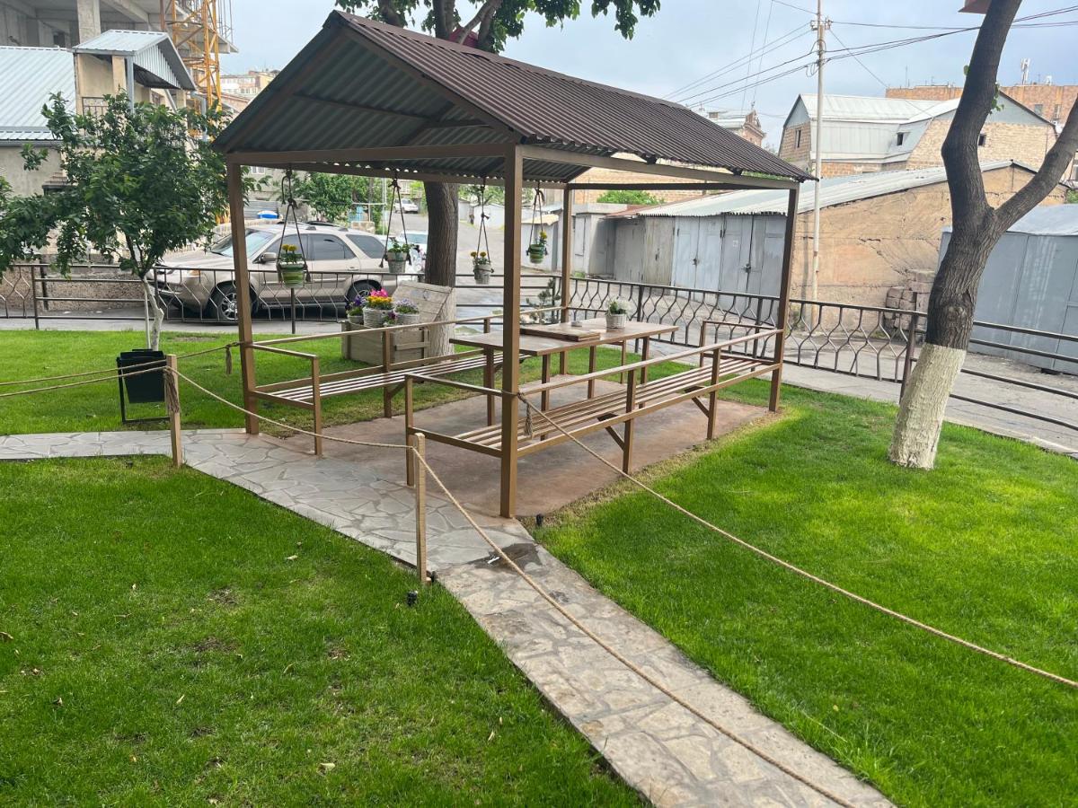 Street51 Hostel Yerevan Exterior photo